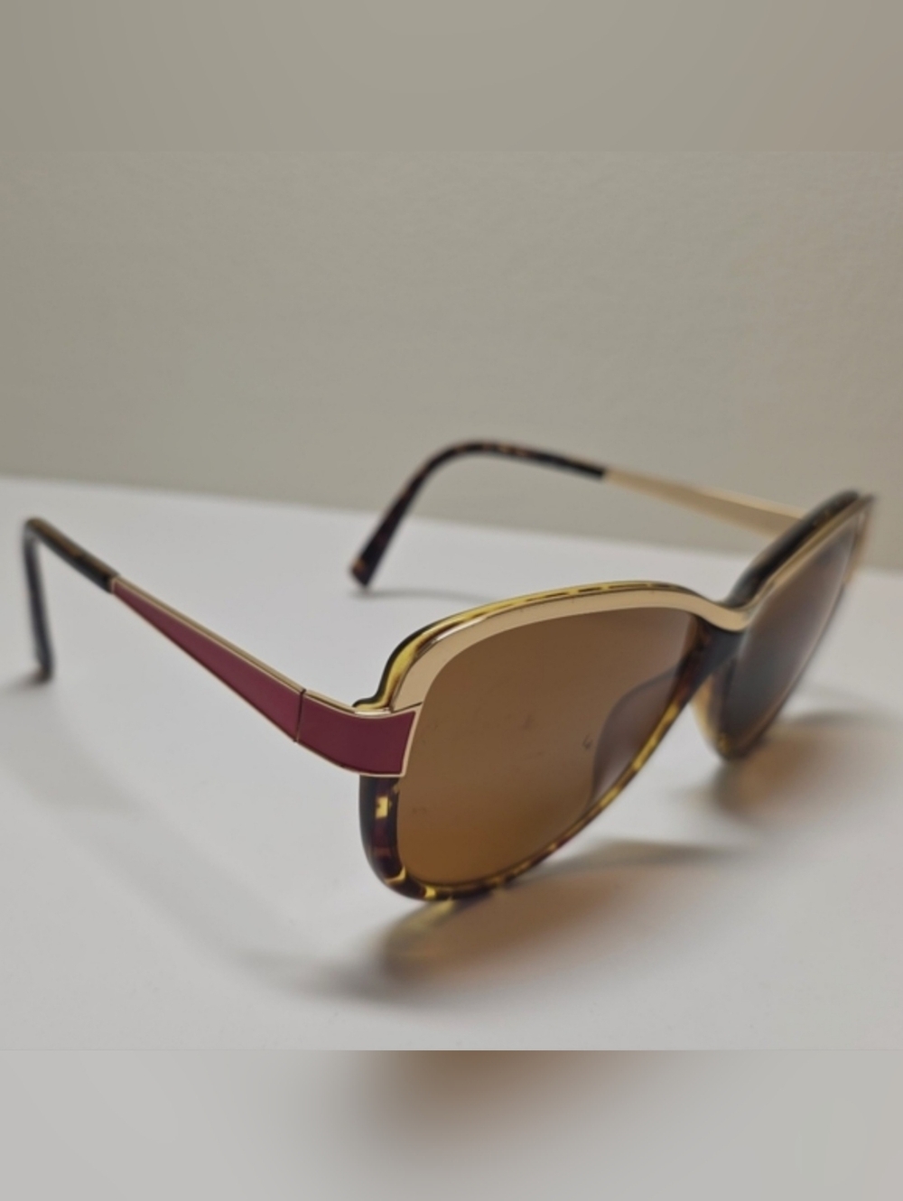 Authentic Fendi FS5331 Tortoiseshell Gold Red Sunglasses 60-13-135 Made in Italy